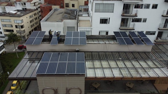 Paneles solares, Hotel QUO