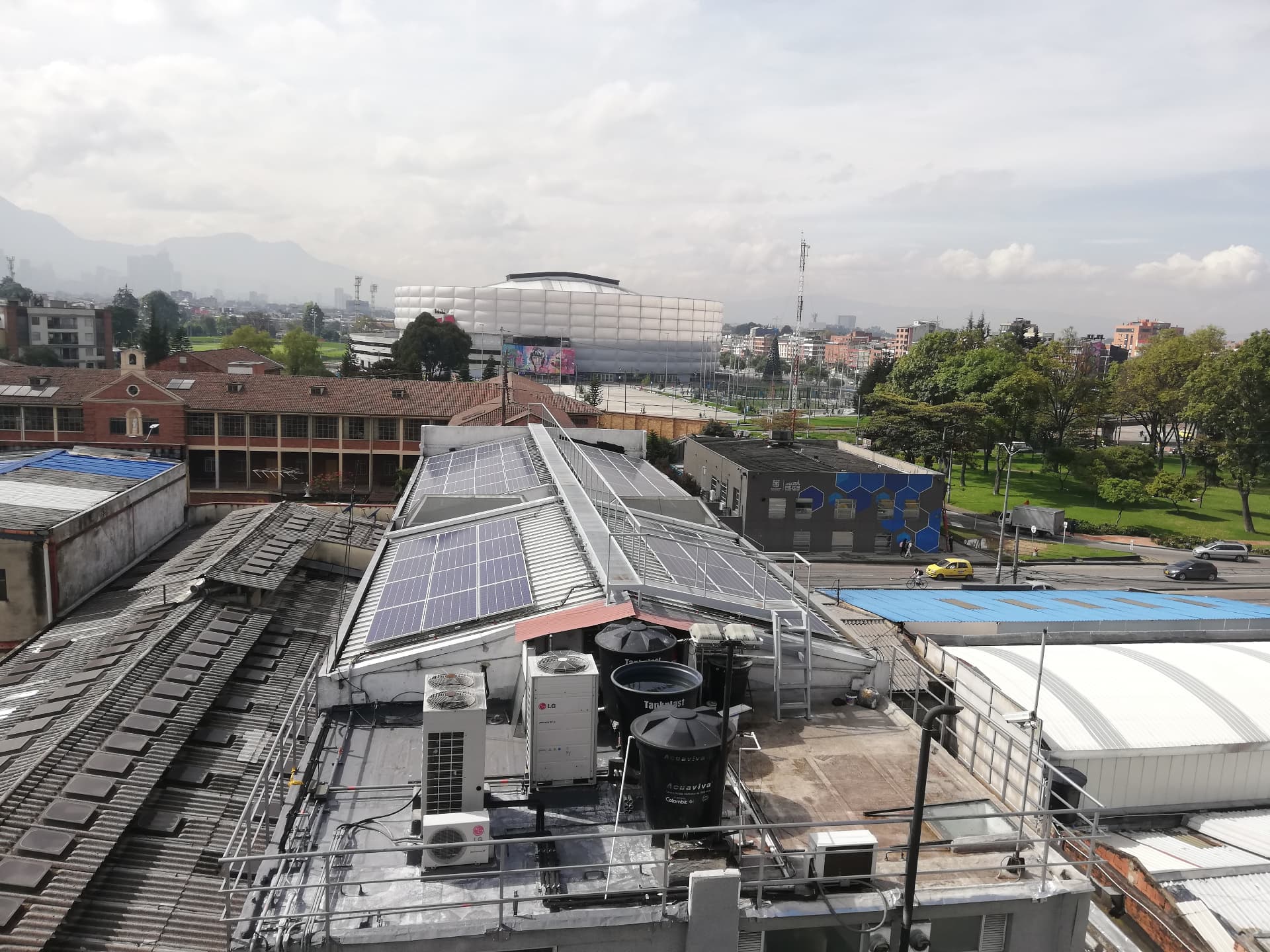 Paneles solares, Colmédica 63
