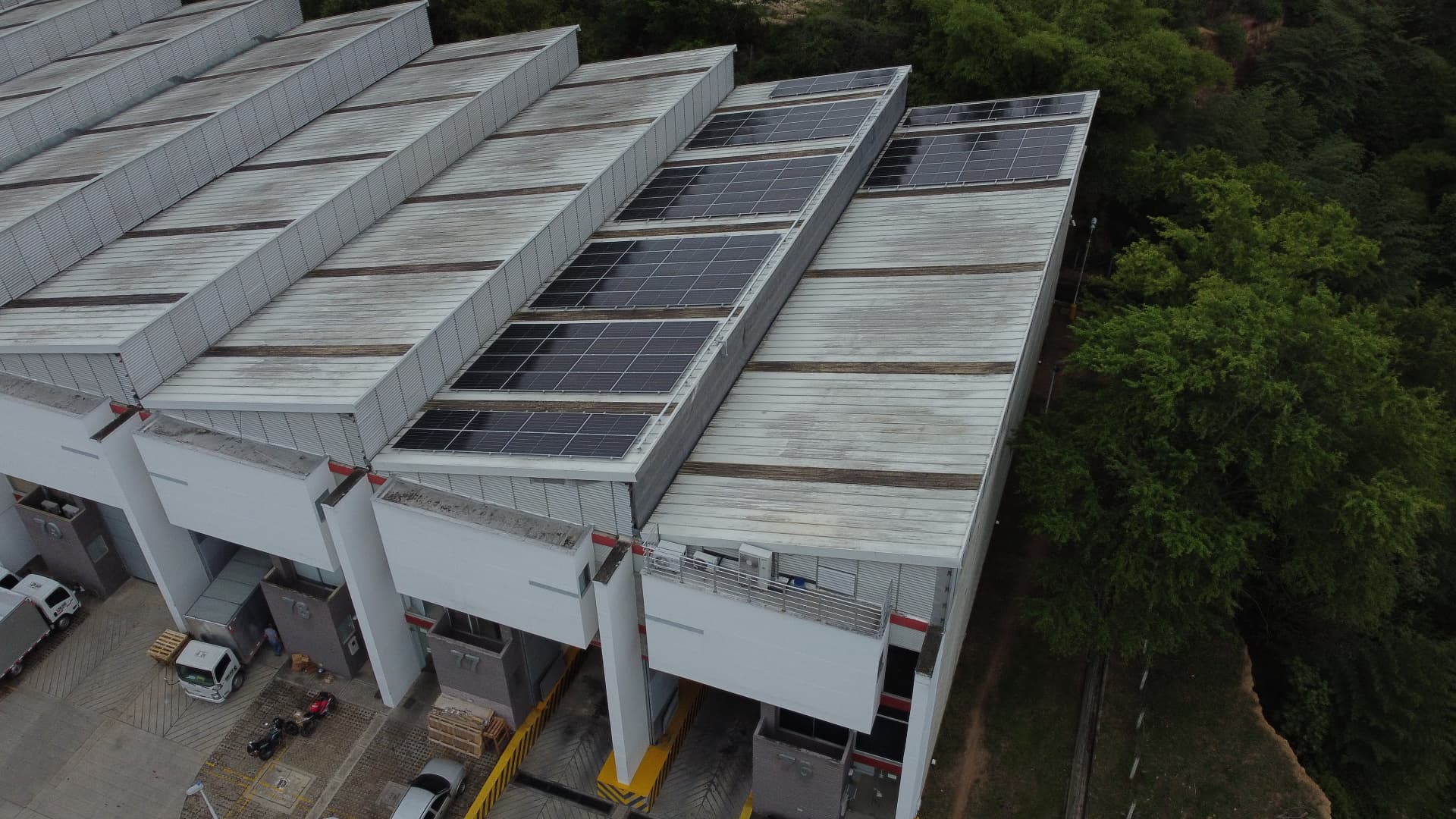 Paneles solares, Aliar - CEDI Bucaramanga - Bodega 76