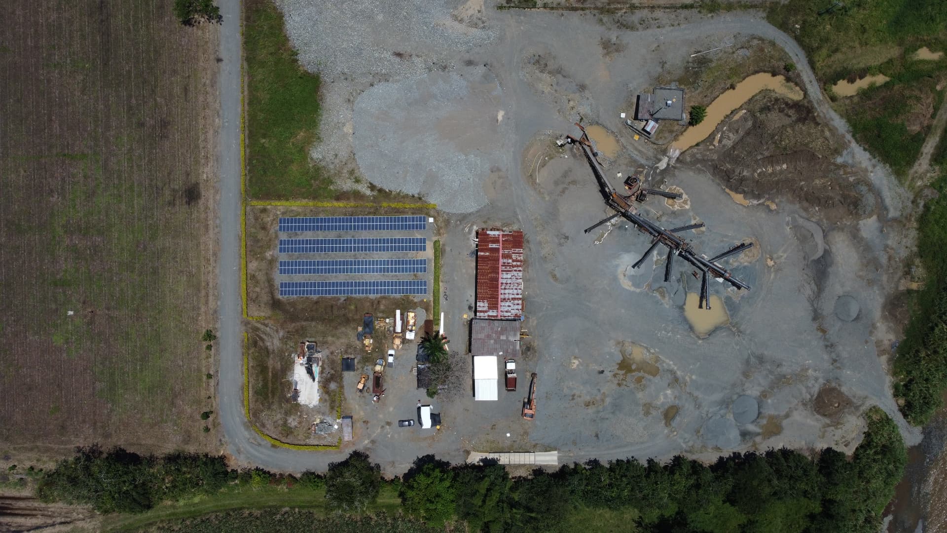 Paneles solares, Arena y Gravas