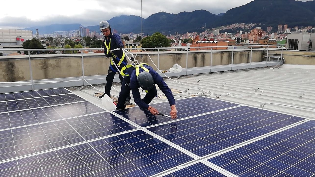 Por qué el mantenimiento define cuánto produce su sistema solar