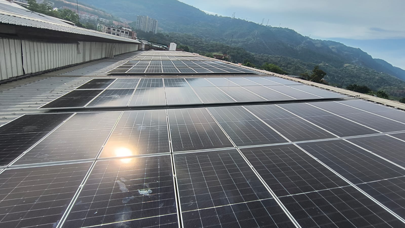 Paneles solares, AVSA Incubadora Girón